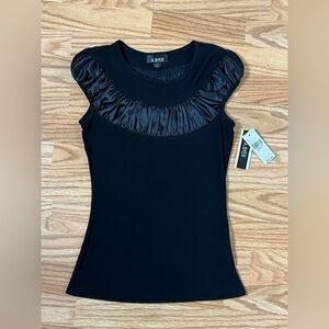 🖤
A. Byer Black Satin Ruffle Sleeveless Top Women’s Small NWT Made in USA